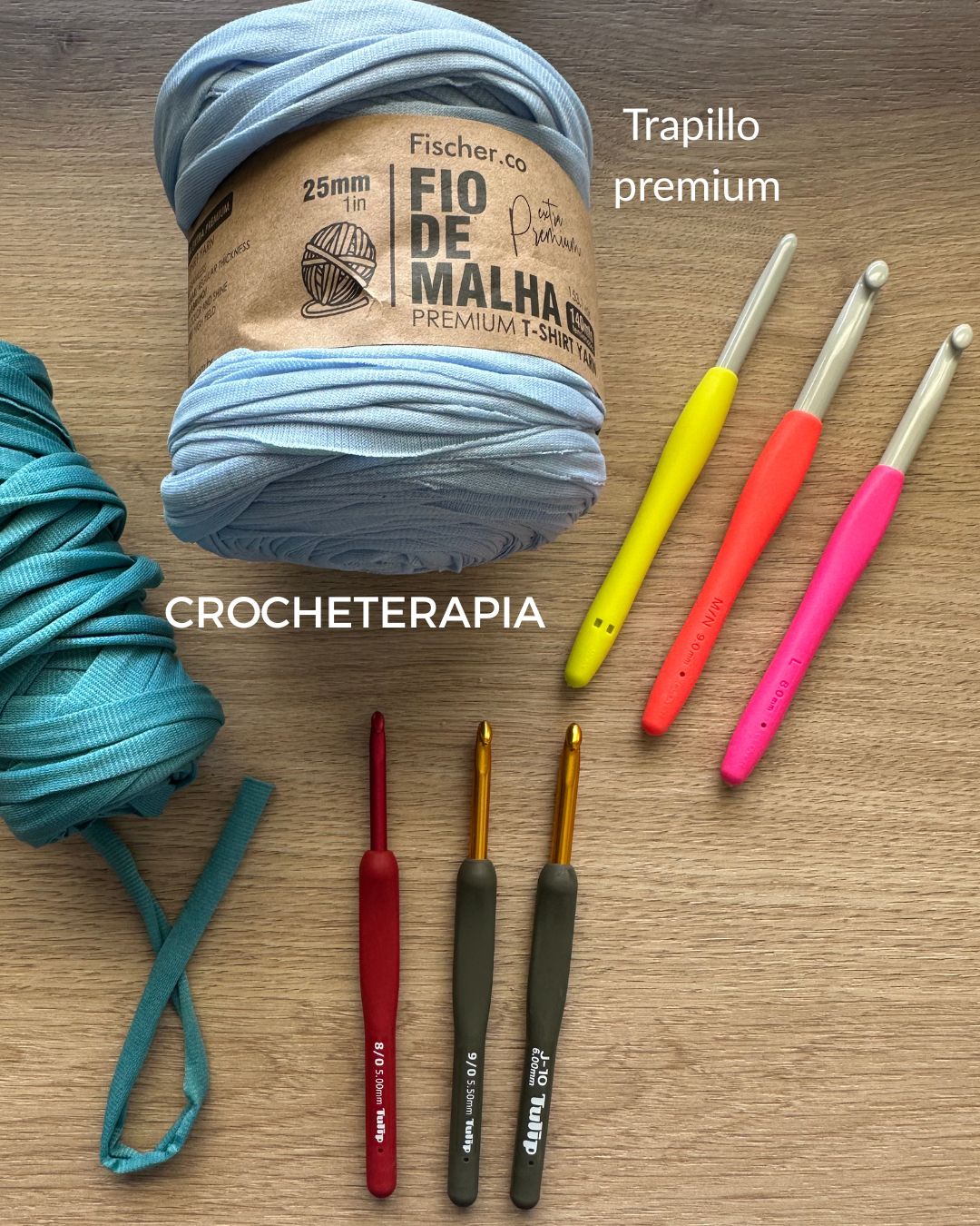Trapillo premium y agujas de crochet de colores